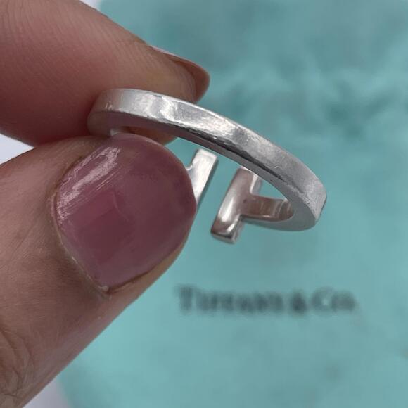 Authentic Tiffany & Co. T Ring Sterling Silver Open Band Size 8 Minimalist - Picture 4 of 9